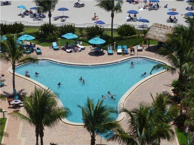 Tides On Hollywood Beach Exterior photo