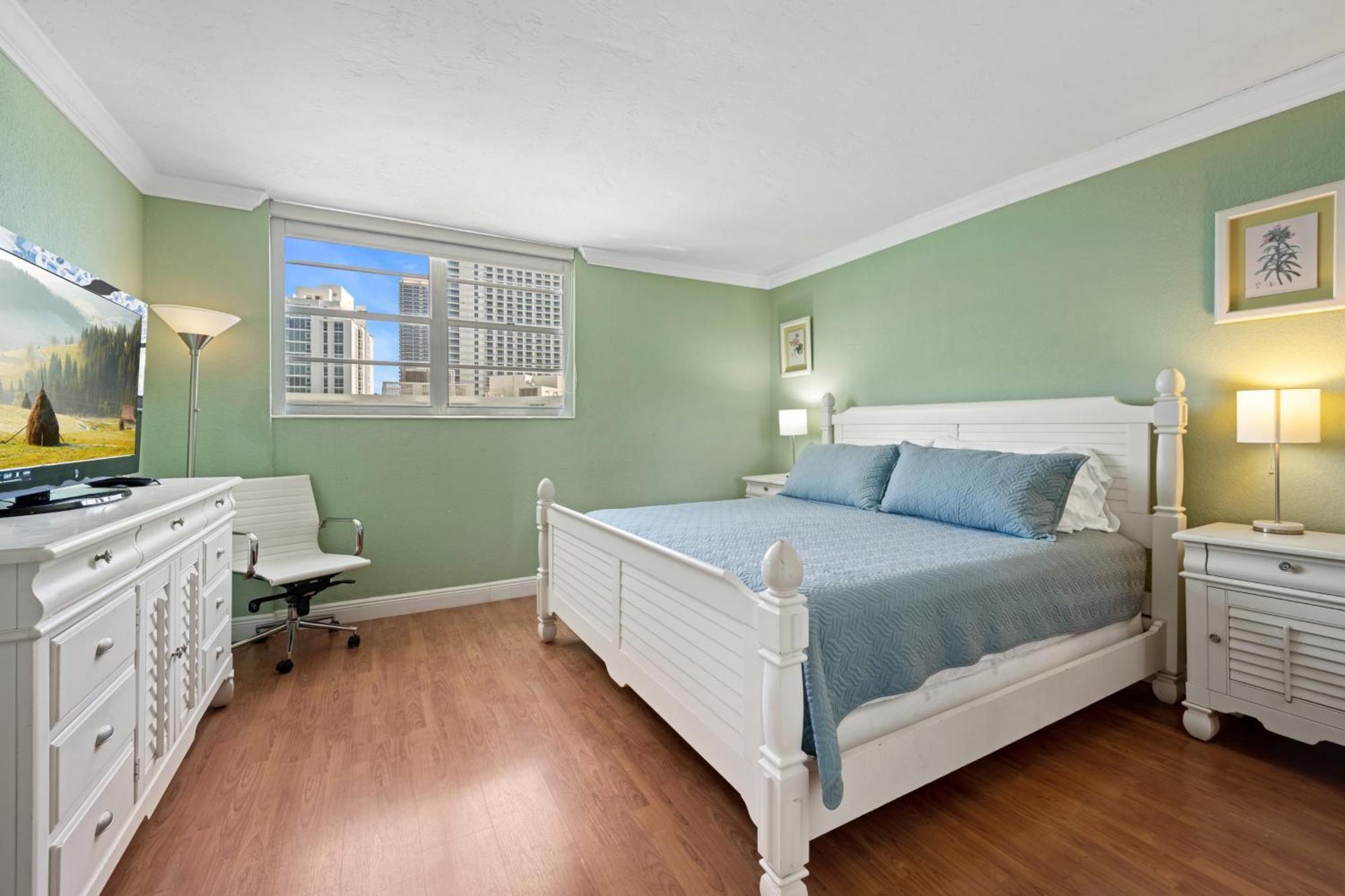 Tides On Hollywood Beach Room photo